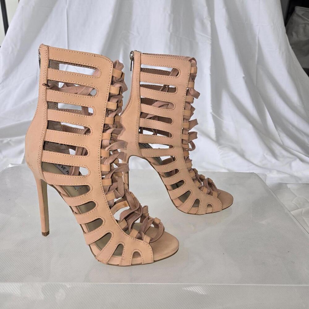 Steve Madden Fantasize Caged Nubuck Cutout Pumps in Mauve